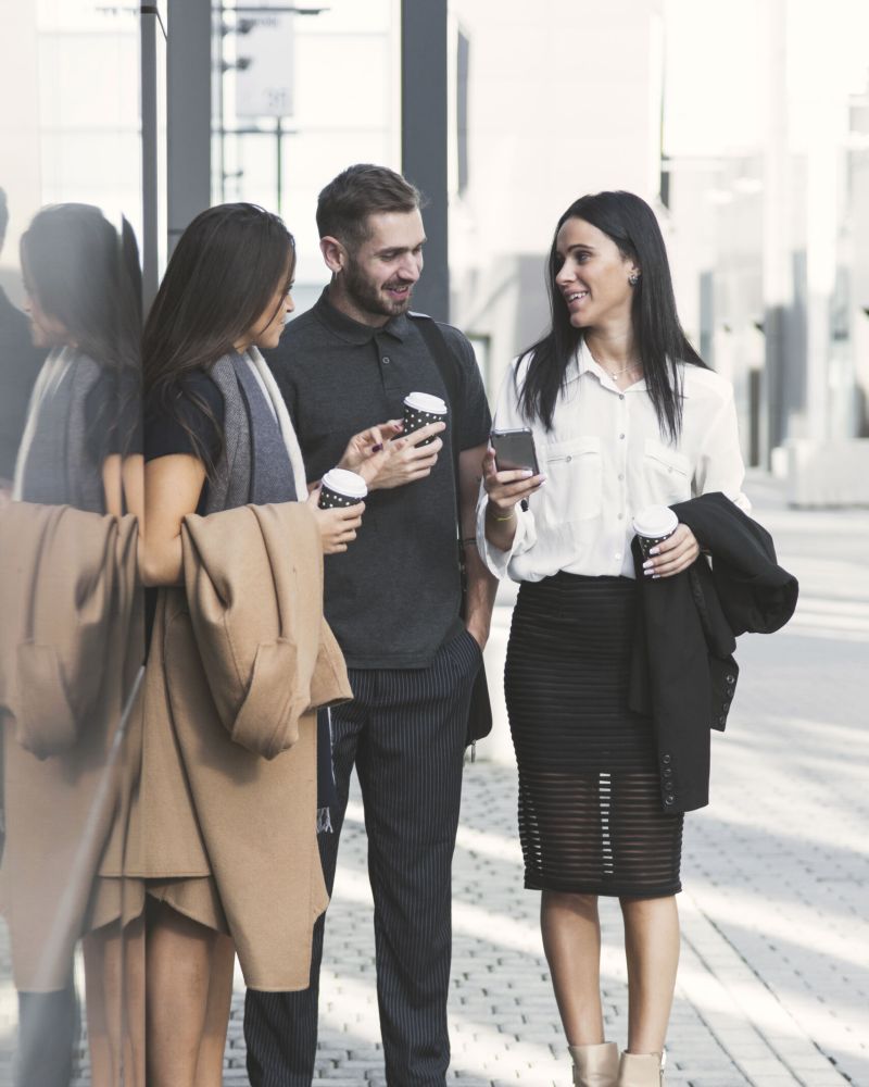 business-people-with-coffee-smartphone